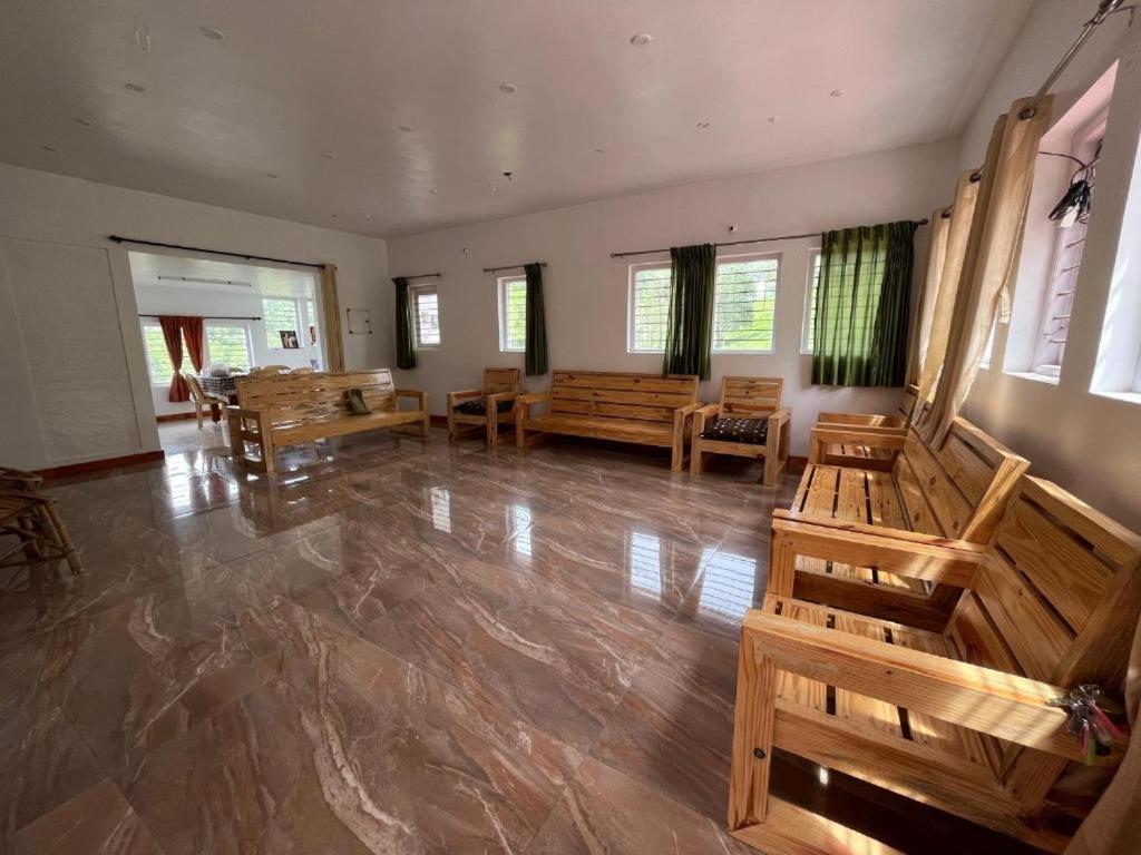 Hill Park Hotel Ooty Buitenkant foto