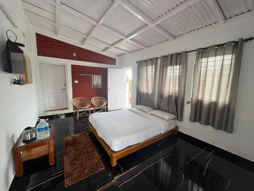 Hill Park Hotel Ooty Buitenkant foto